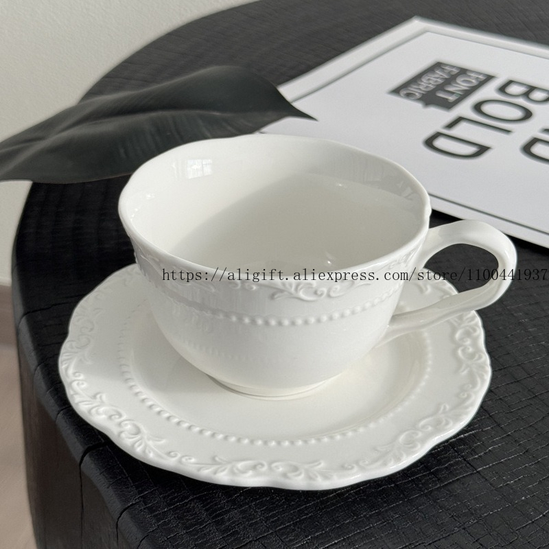Francuski lekki luksusowy wytł – Coffee Tea Games recenzja i cena